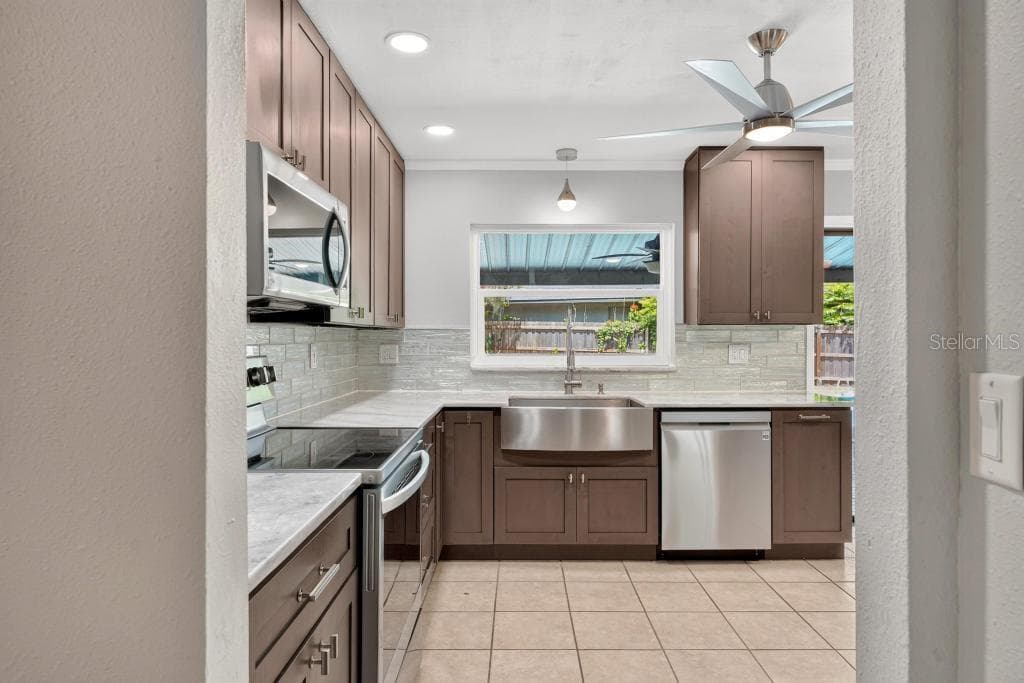 2670 JENNIFER HOPE BOULEVARD — photo 12 of 99