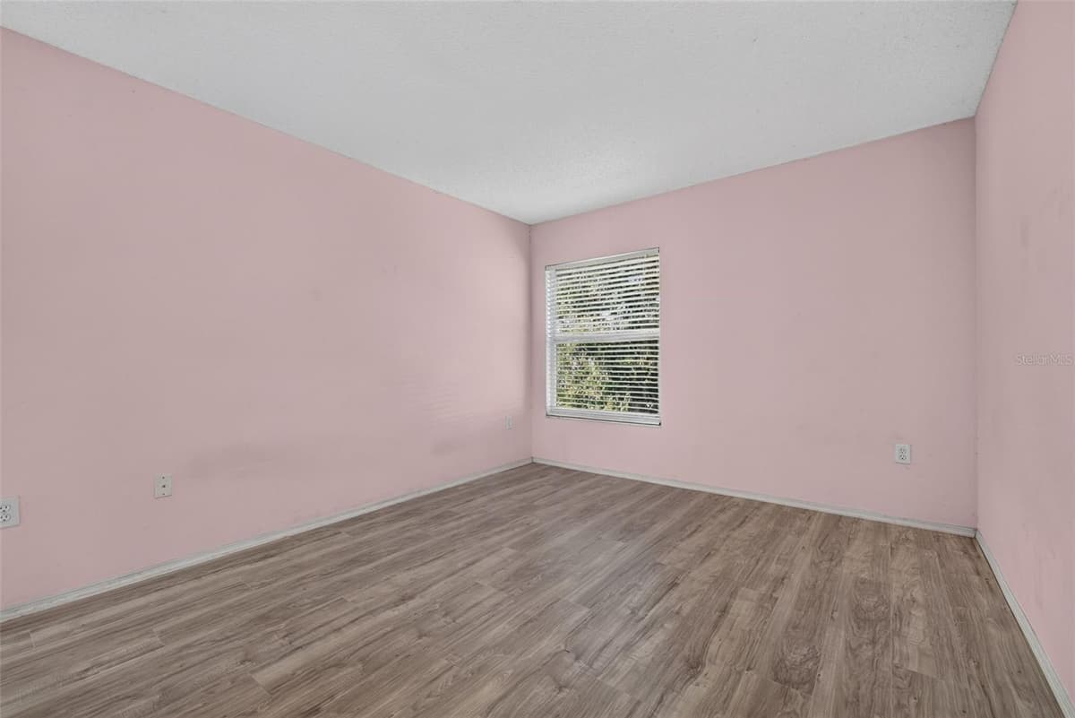 13304 SUMMERTON DRIVE — photo 37 of 54
