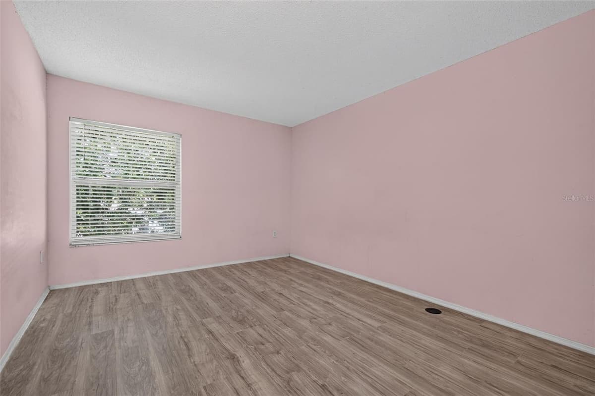 13304 SUMMERTON DRIVE — photo 36 of 54