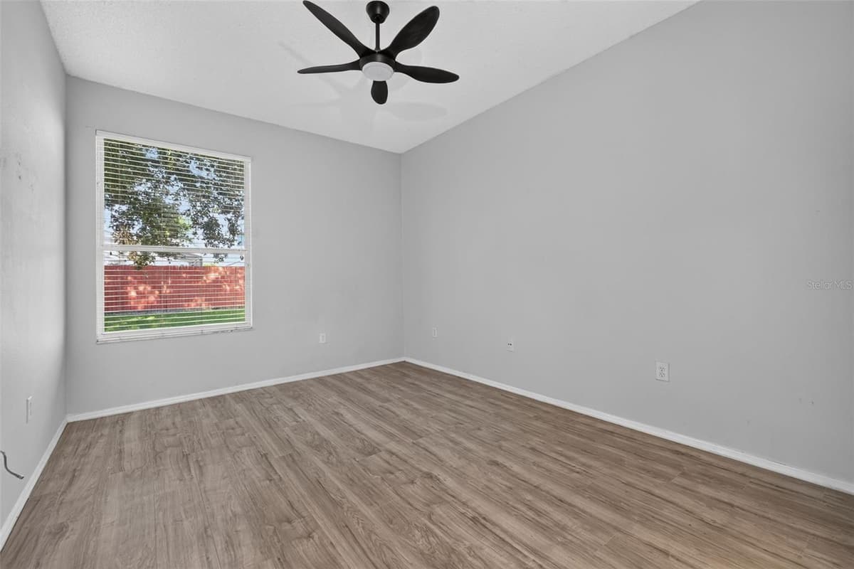 13304 SUMMERTON DRIVE — photo 20 of 54