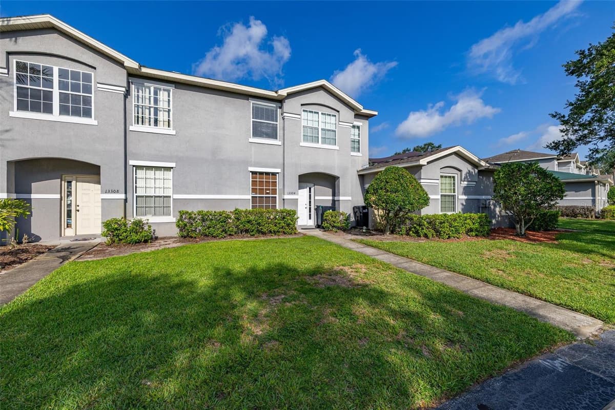 13304 SUMMERTON DRIVE — photo 3 of 54