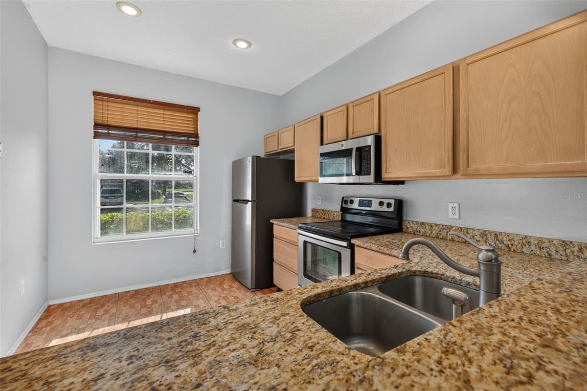 13304 SUMMERTON DRIVE — photo 11 of 54