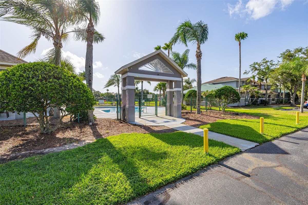 13304 SUMMERTON DRIVE — photo 48 of 54