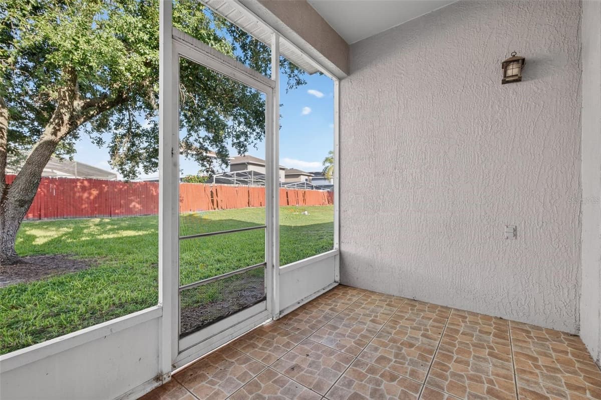 13304 SUMMERTON DRIVE — photo 41 of 54