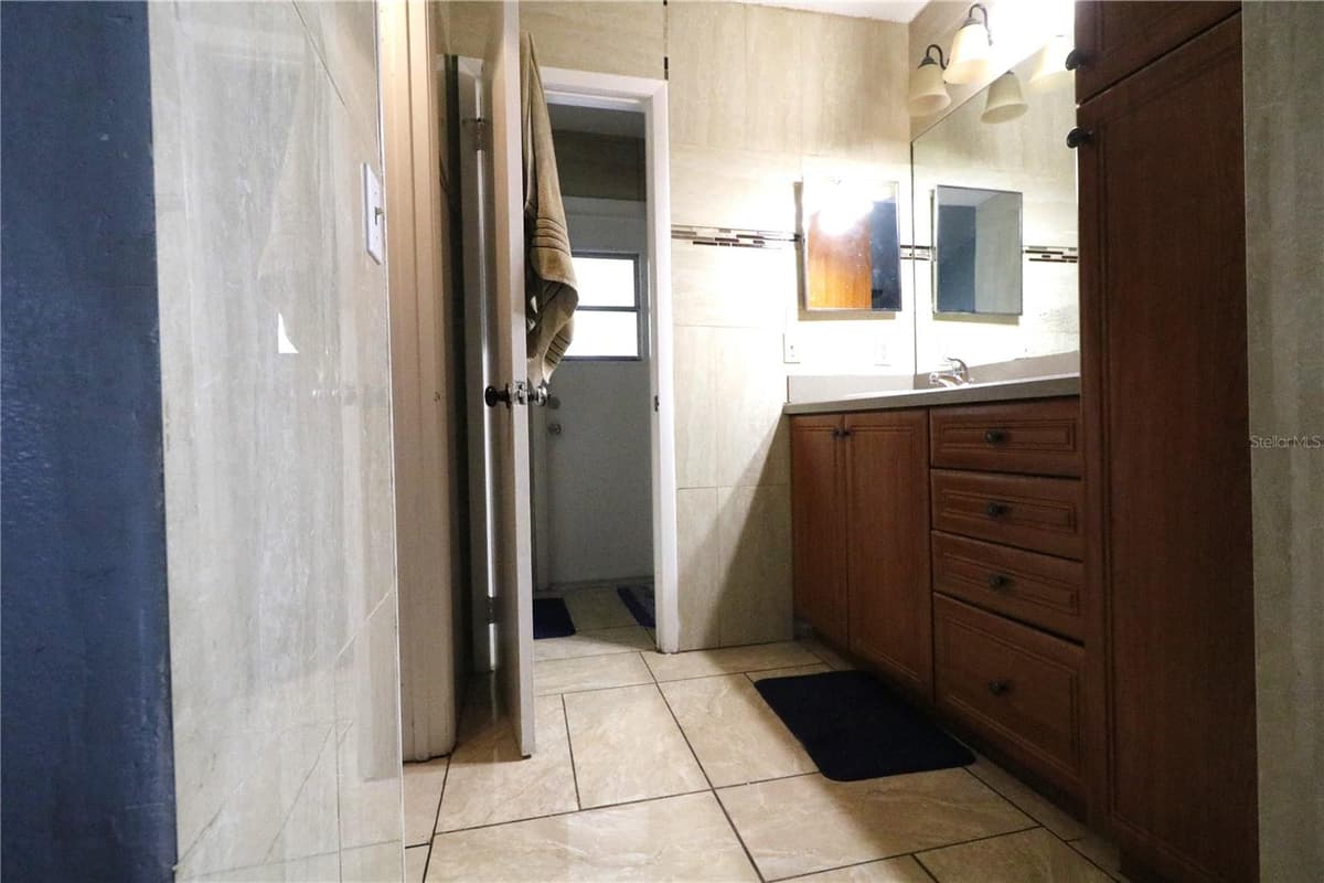 1419 CARRIAGE OAK COURT — photo 5 of 8