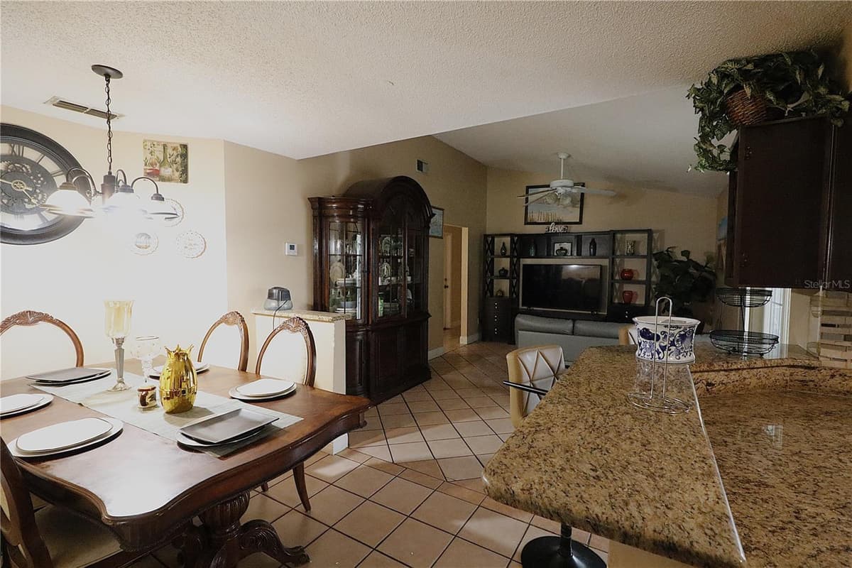 1419 CARRIAGE OAK COURT — photo 4 of 8