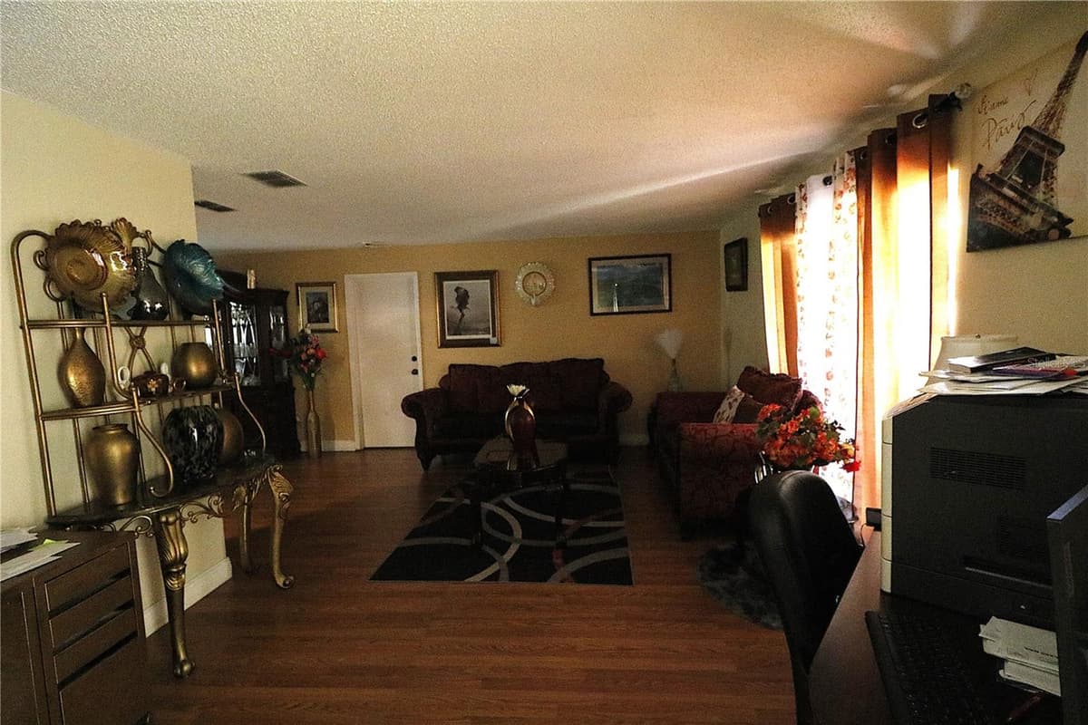 1419 CARRIAGE OAK COURT — photo 2 of 8