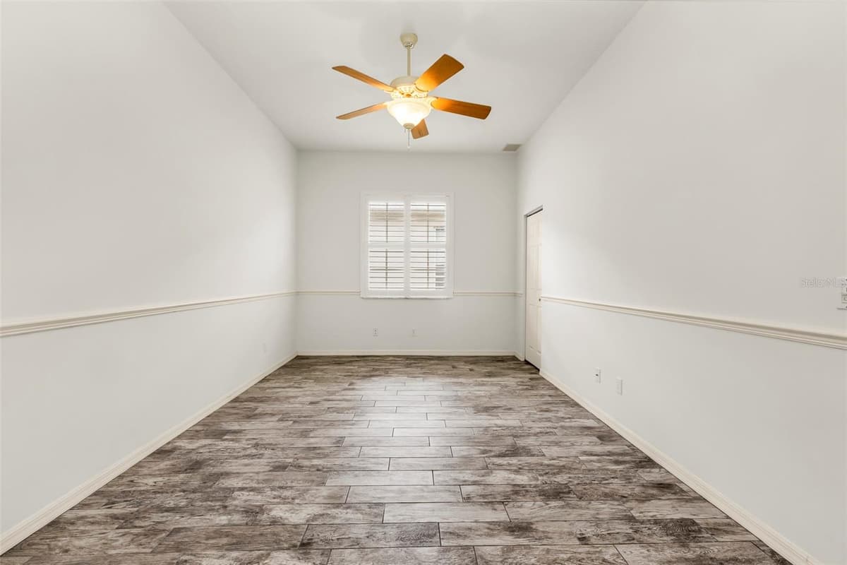 834 MONTROSE DRIVE — photo 20 of 43