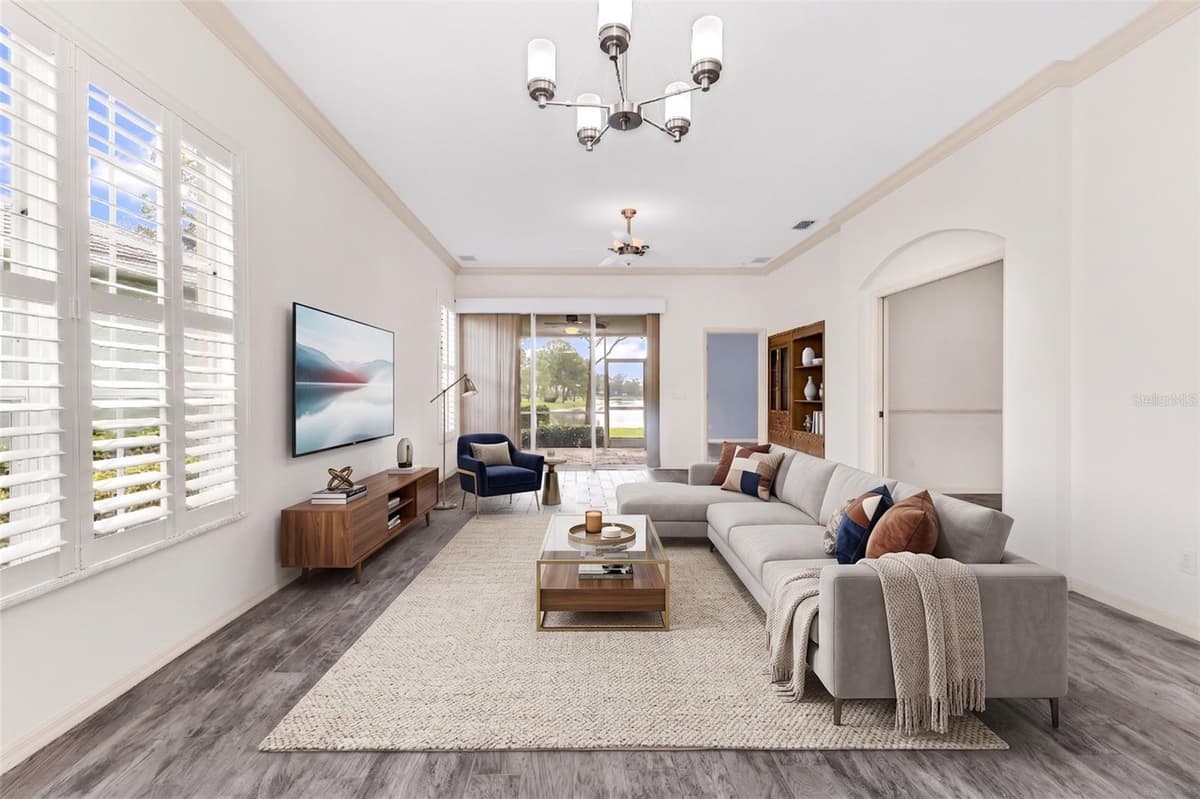 834 MONTROSE DRIVE — photo 13 of 43