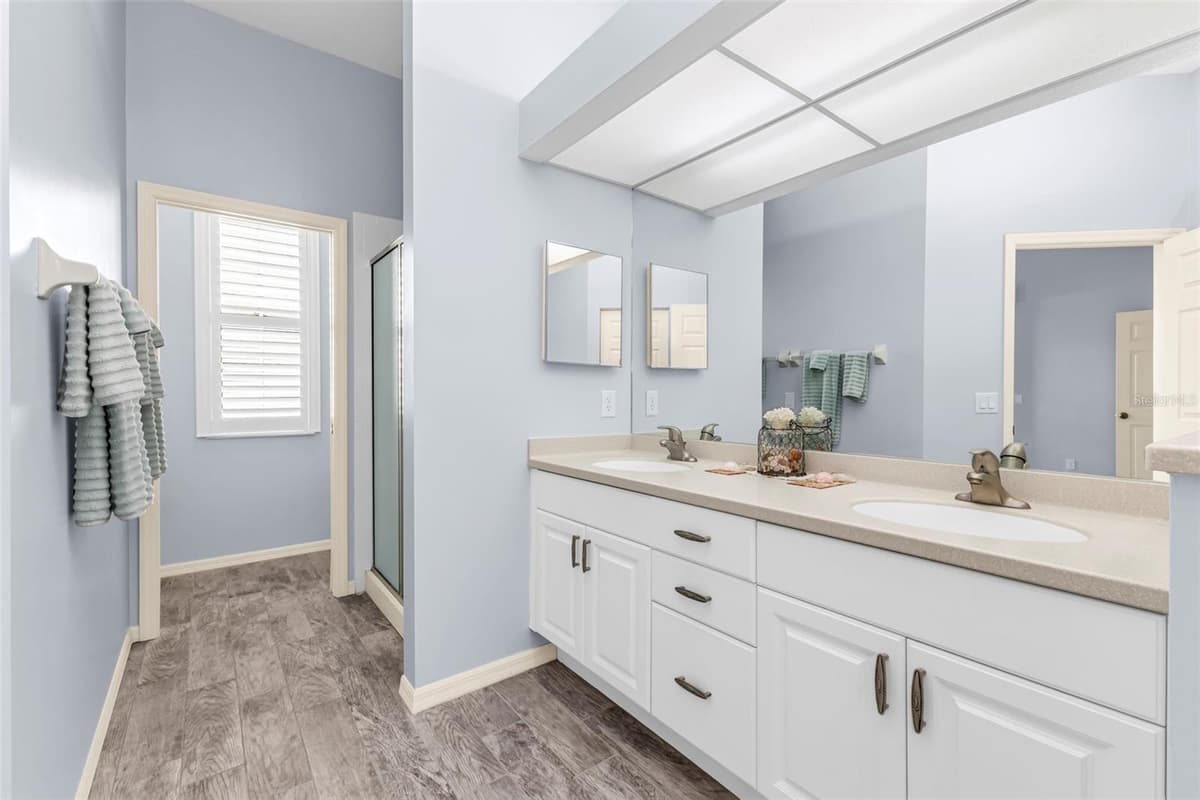 834 MONTROSE DRIVE — photo 27 of 43