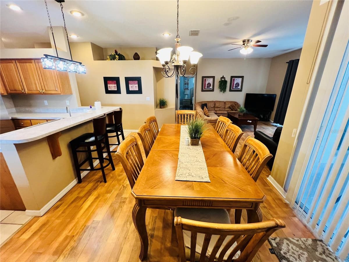 2918 SUNSET VISTA BOULEVARD — photo 4 of 34