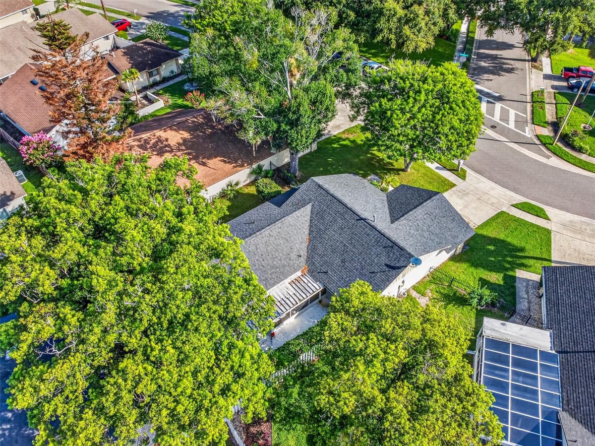 670 STANHOPE DRIVE — photo 39 of 48