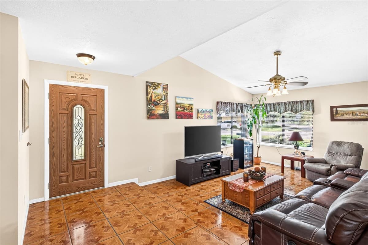 670 STANHOPE DRIVE — photo 13 of 48