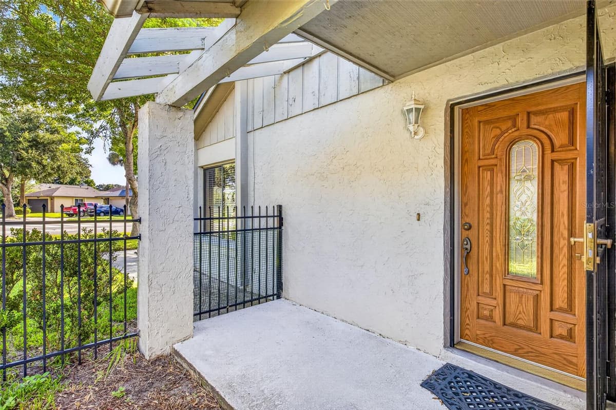 670 STANHOPE DRIVE — photo 7 of 48