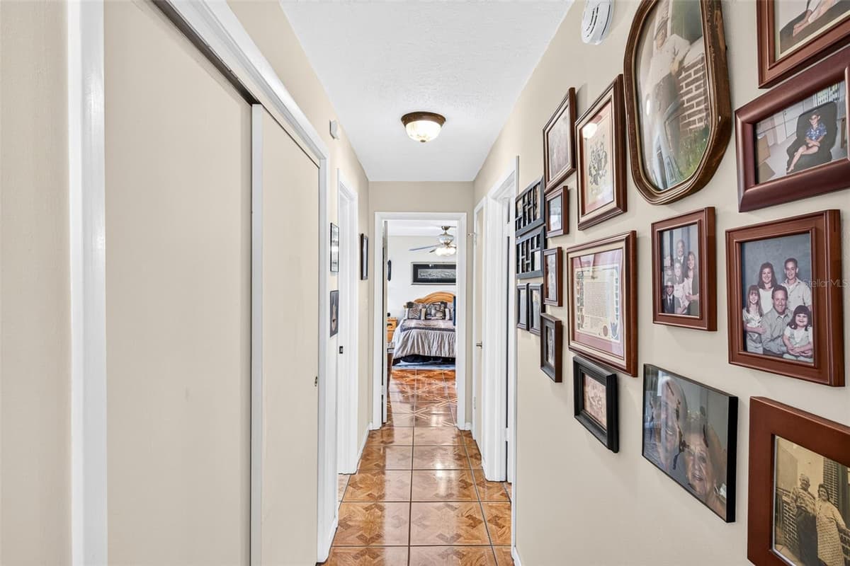 670 STANHOPE DRIVE — photo 16 of 48