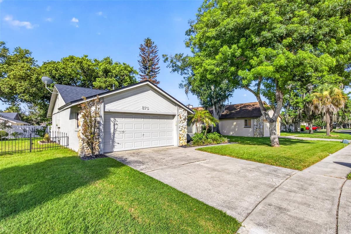 670 STANHOPE DRIVE — photo 4 of 48
