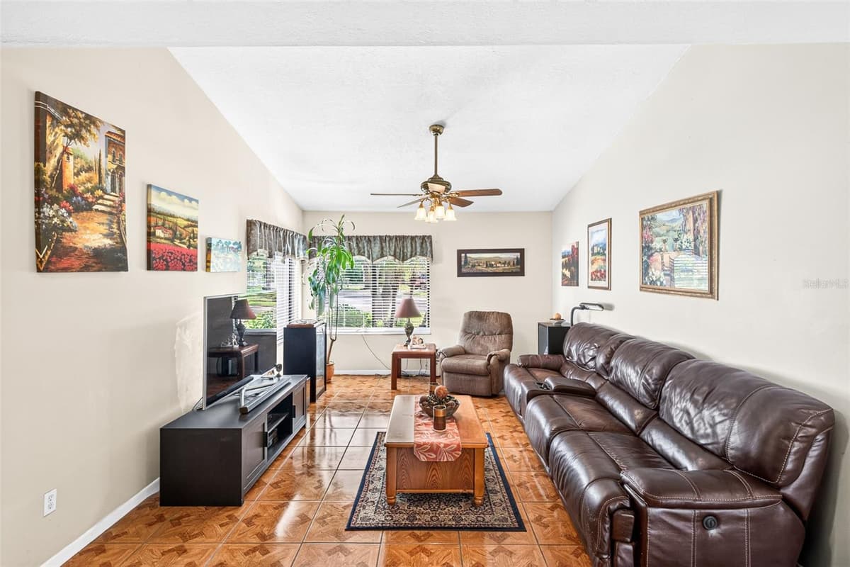 670 STANHOPE DRIVE — photo 12 of 48