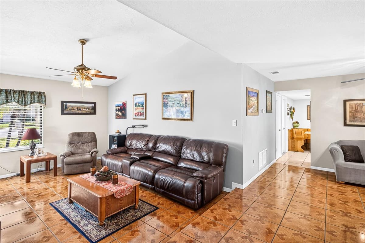 670 STANHOPE DRIVE — photo 11 of 48