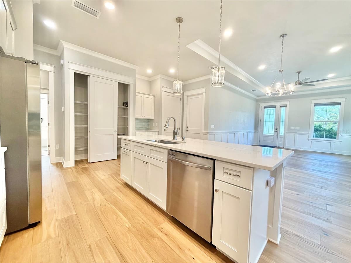 2537 48TH TERRACE — photo 3 of 43