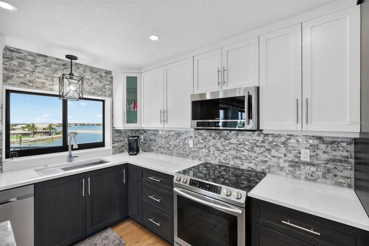 503 CAUSEWAY — photo 16 of 47