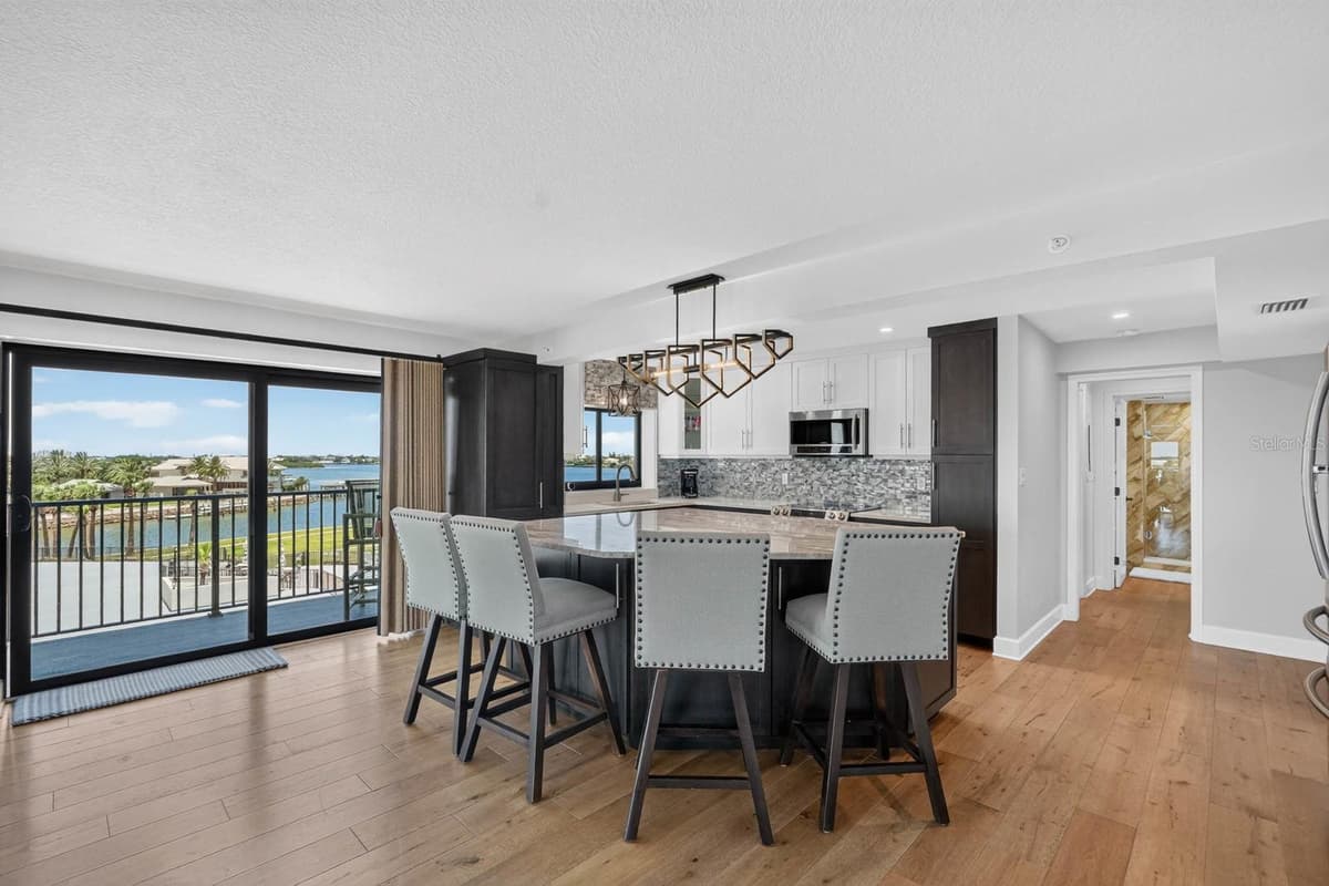 503 CAUSEWAY — photo 17 of 47