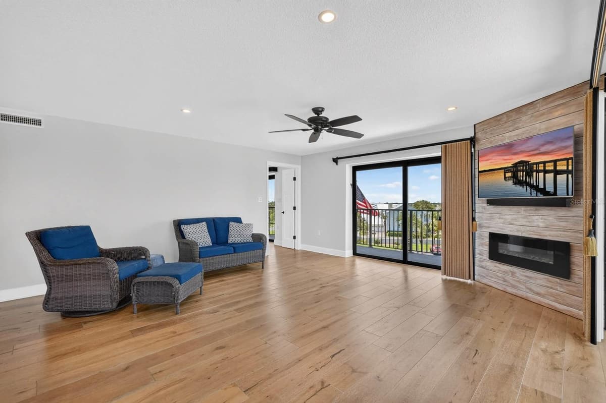 503 CAUSEWAY — photo 12 of 47
