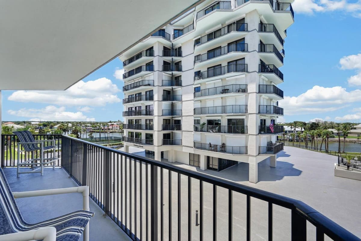 503 CAUSEWAY — photo 33 of 47