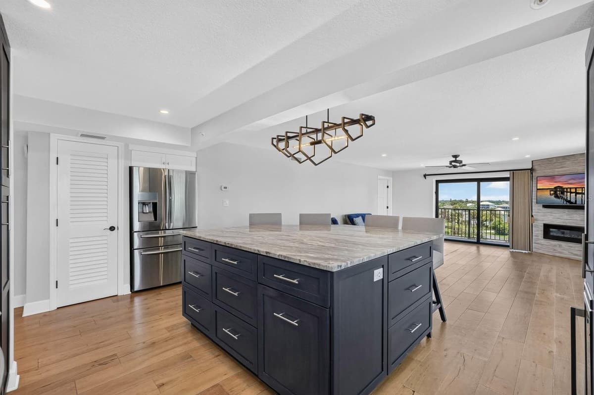 503 CAUSEWAY — photo 13 of 47