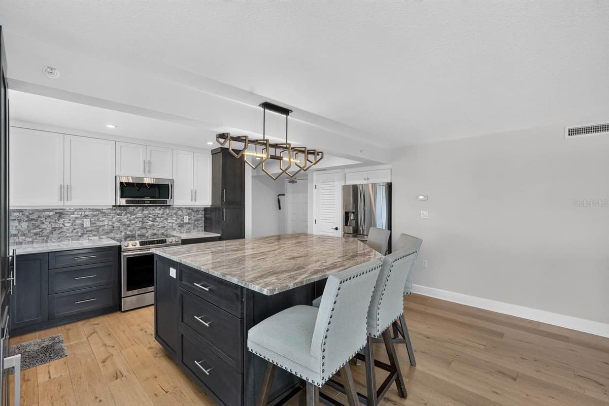 503 CAUSEWAY — photo 15 of 47