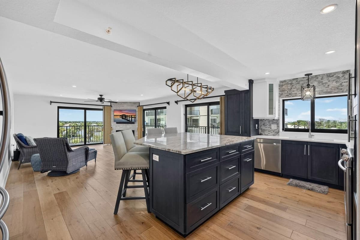 503 CAUSEWAY — photo 14 of 47