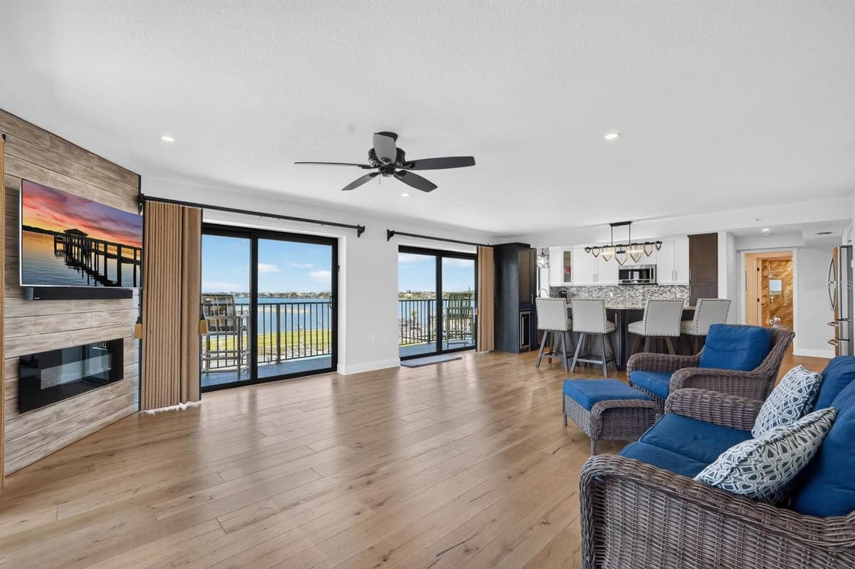 503 CAUSEWAY — photo 9 of 47