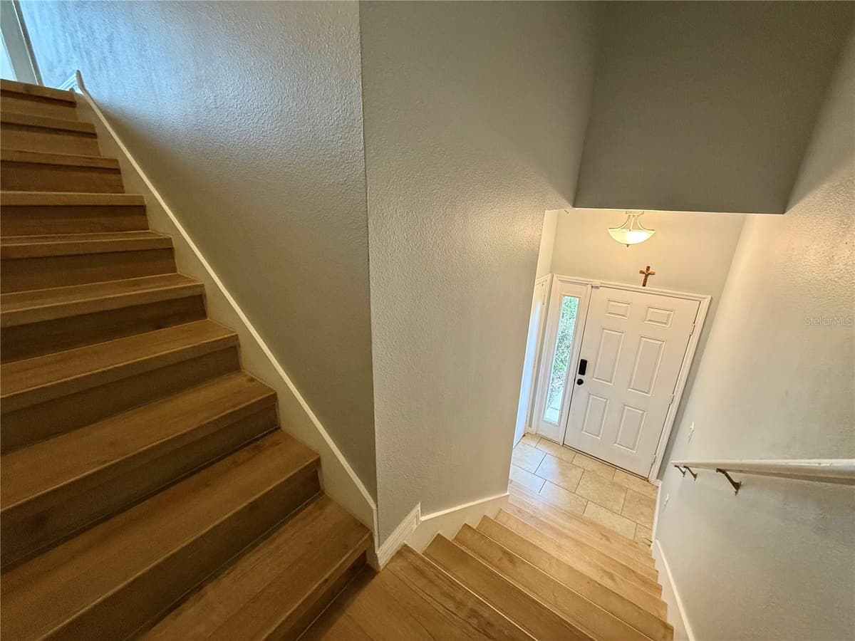 2113 BETSY ROSS LANE — photo 3 of 13