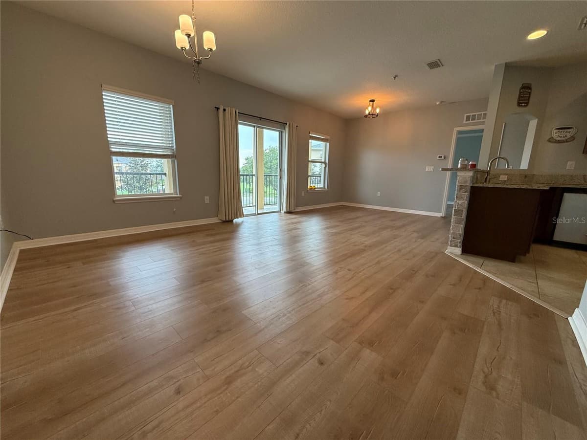 2113 BETSY ROSS LANE — photo 5 of 13