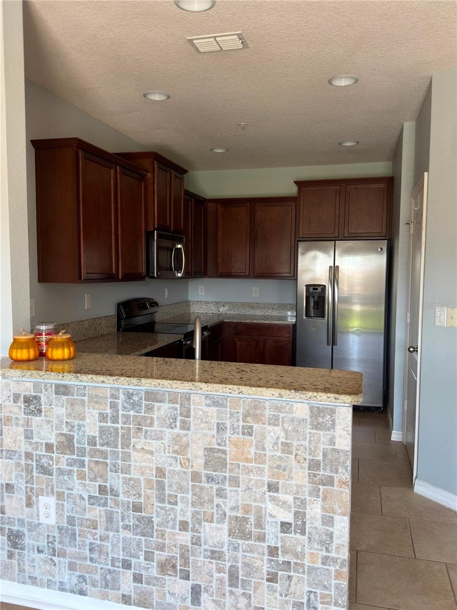 2113 BETSY ROSS LANE — photo 7 of 13