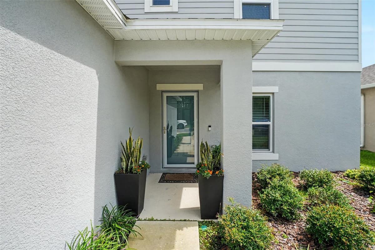 2051 ROSEWOOD CIRCLE — photo 3 of 30
