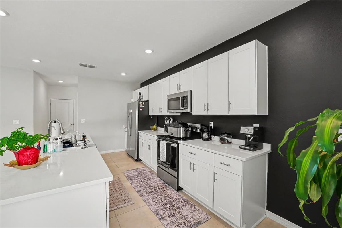 2051 ROSEWOOD CIRCLE — photo 11 of 30