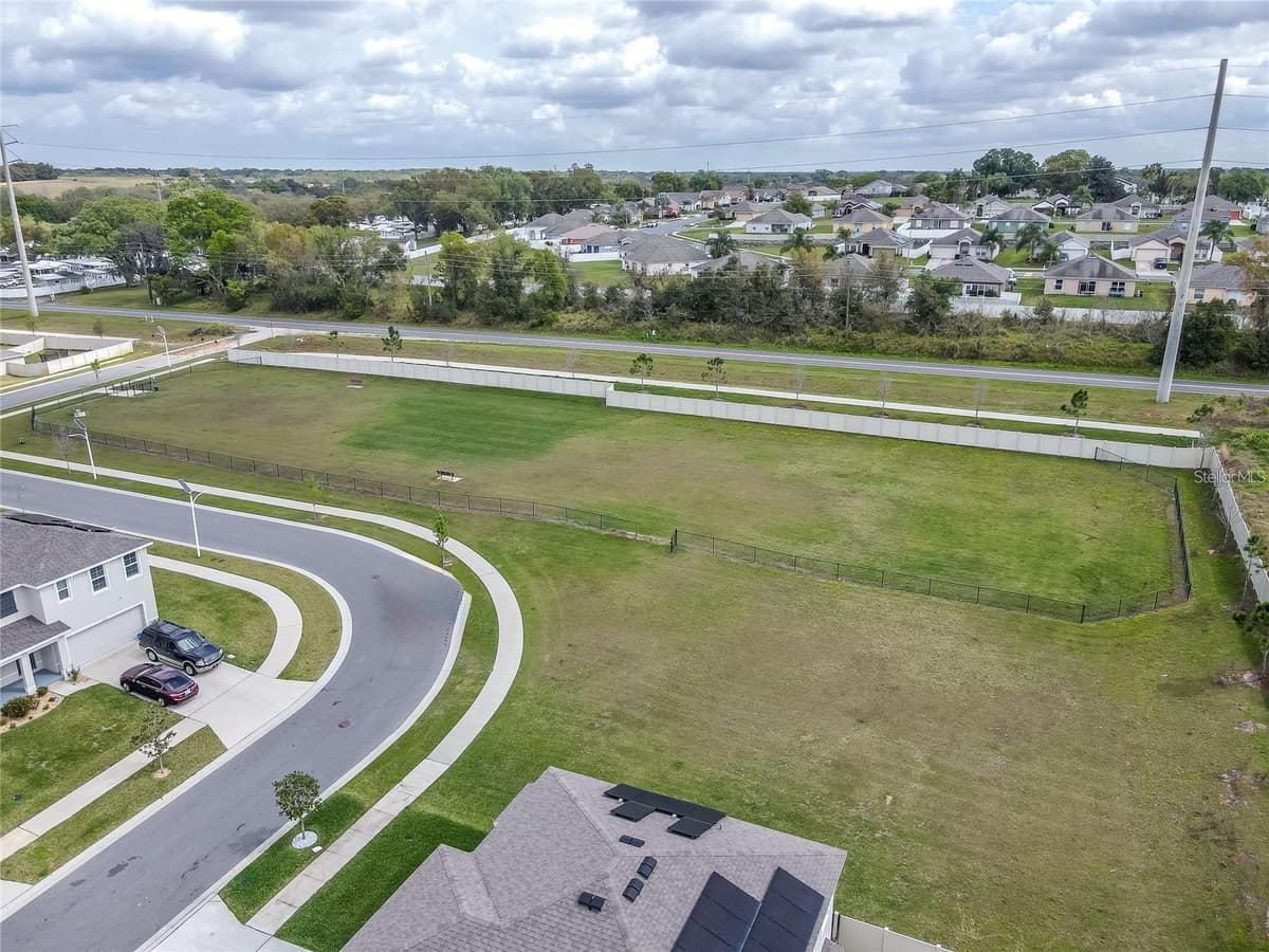 7590 BROAD POINTE DRIVE — photo 34 of 40