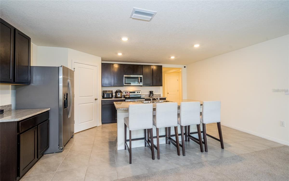 7590 BROAD POINTE DRIVE — photo 4 of 40