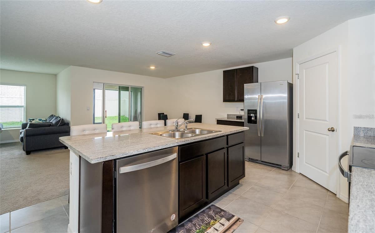 7590 BROAD POINTE DRIVE — photo 6 of 40