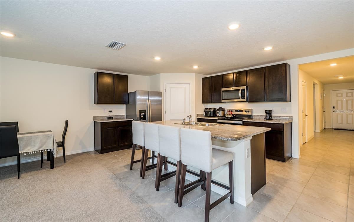 7590 BROAD POINTE DRIVE — photo 3 of 40