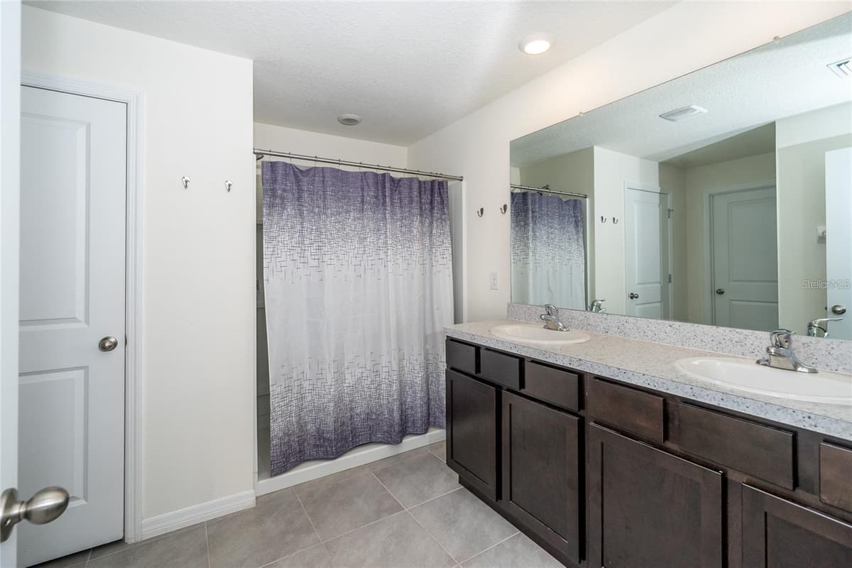 7590 BROAD POINTE DRIVE — photo 19 of 40