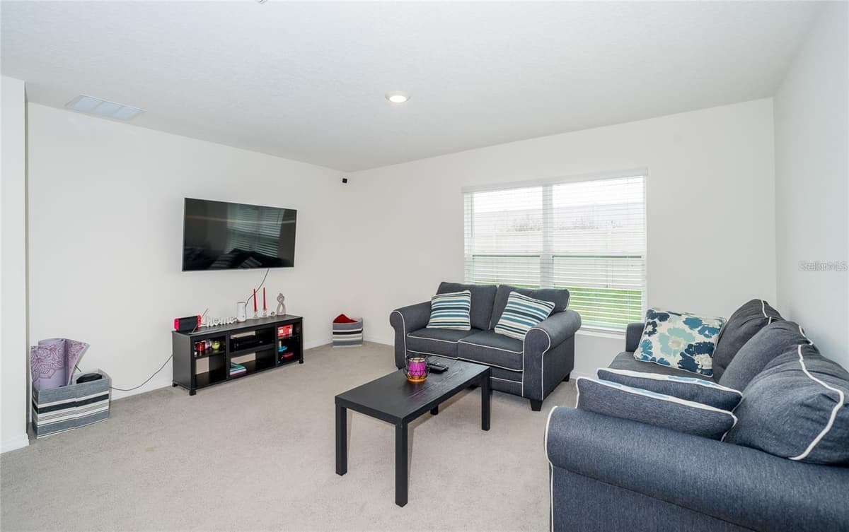 7590 BROAD POINTE DRIVE — photo 11 of 40