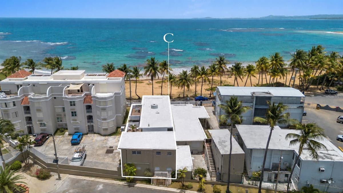 Luquillo BEACH — photo 2 of 28