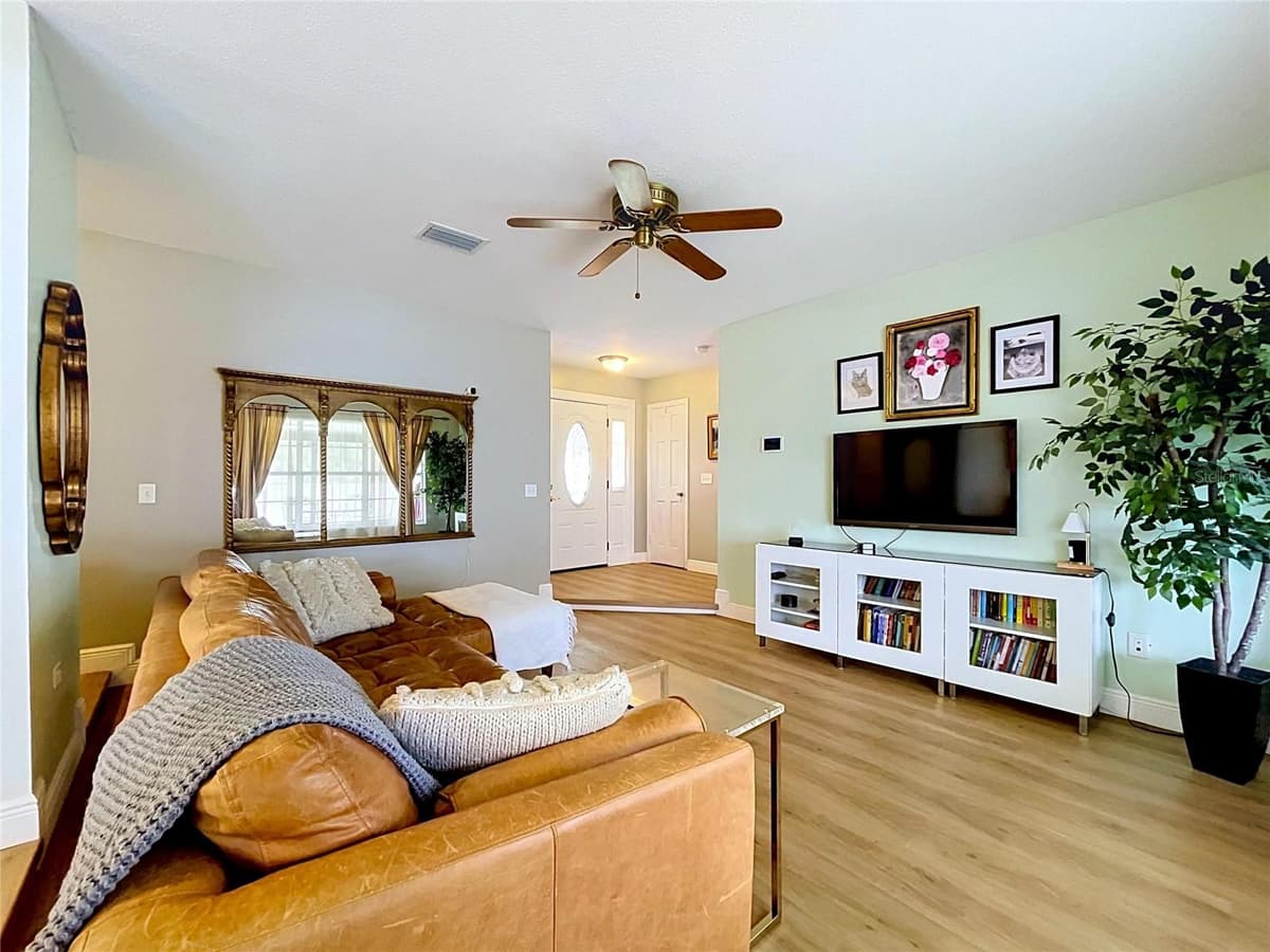 1005 HALLWOOD LOOP — photo 8 of 35