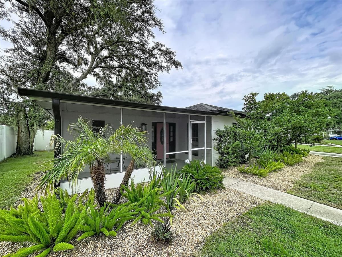 1005 HALLWOOD LOOP — photo 3 of 35