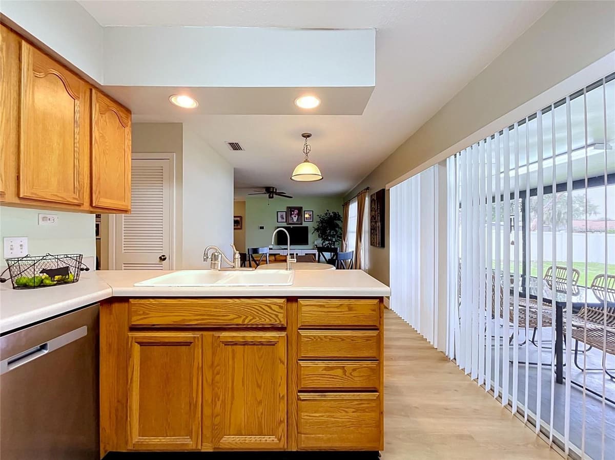 1005 HALLWOOD LOOP — photo 14 of 35