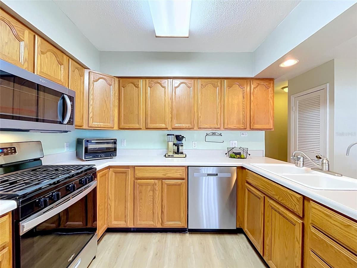 1005 HALLWOOD LOOP — photo 12 of 35