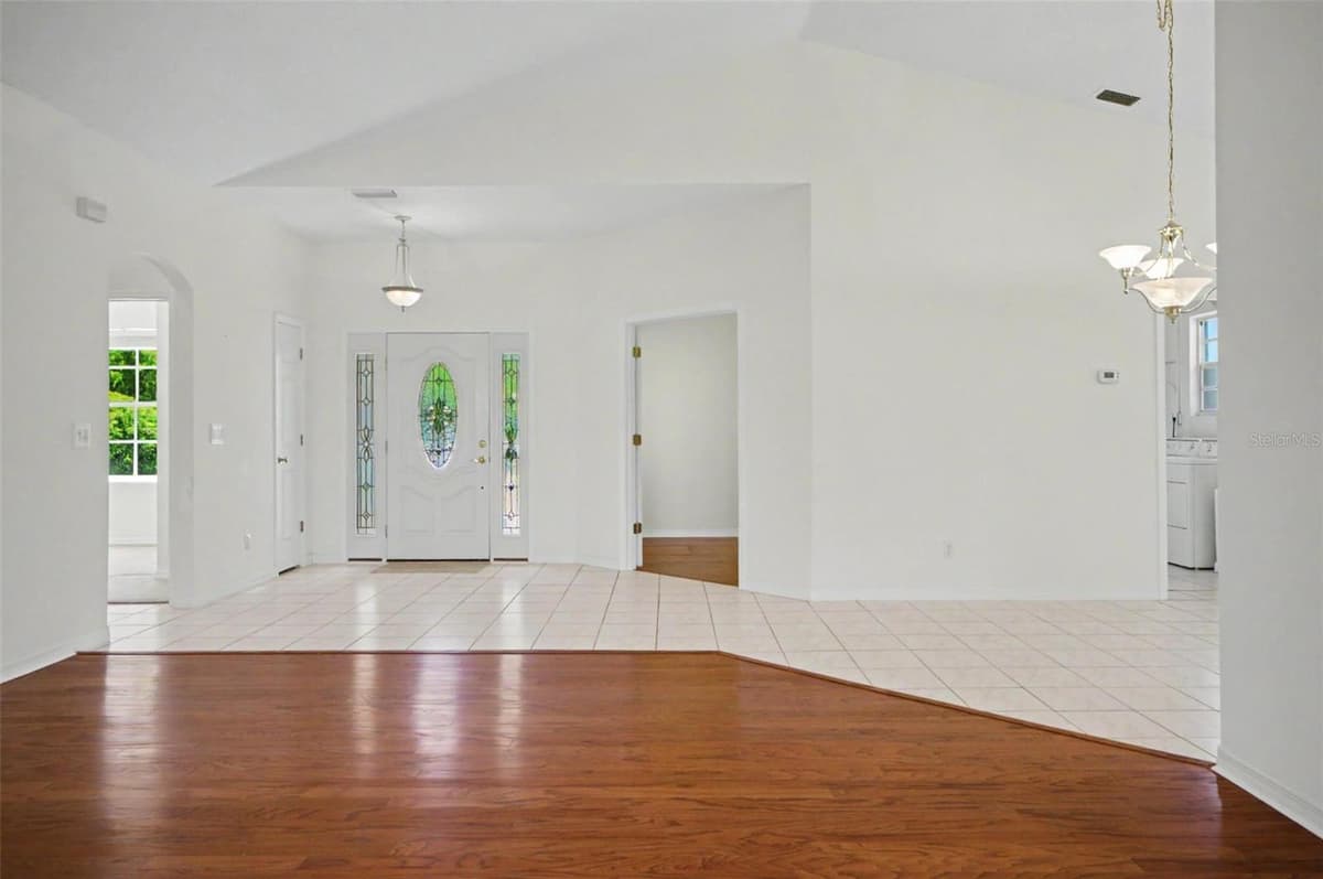 40 COLUMBIA LANE — photo 4 of 58