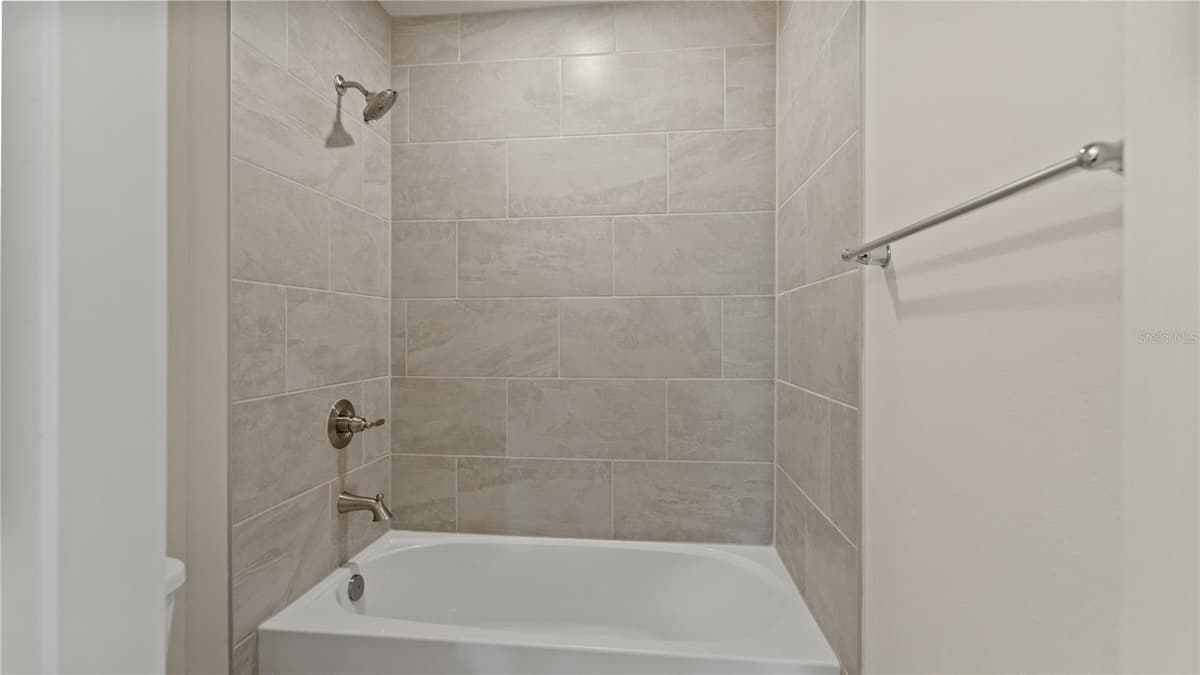 816 ANDREW STREET — photo 30 of 43