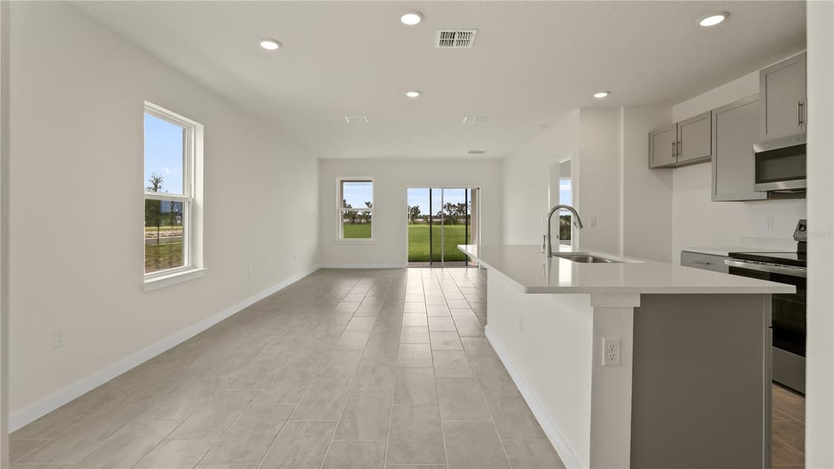 816 ANDREW STREET — photo 6 of 43